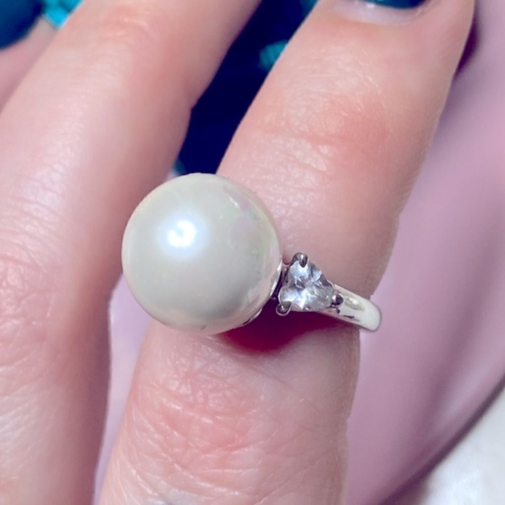 💛 White Gold Plated Faux Pearl & CZ Ring